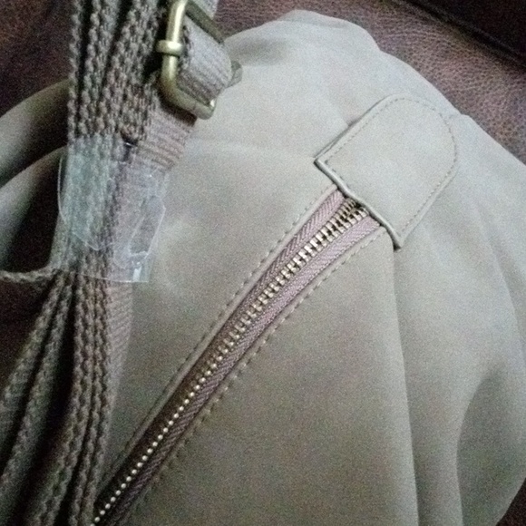 New! Universal Thread large duffle bag - Picture 3 of 7